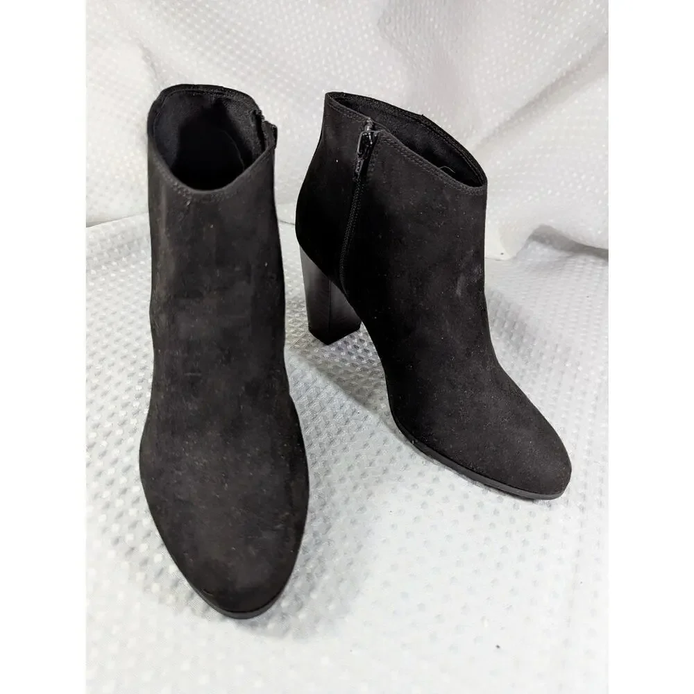 NWOT-1 SHOW! OLD NAVY! BLACK VEGAN SUEDE MICROFIBER CHUNKY HEEL BOOTS! SZ 8M
